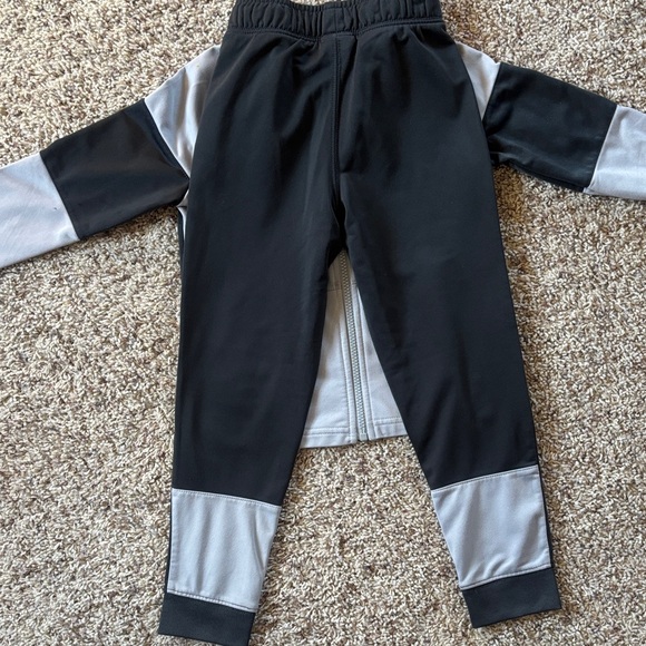 Nike Kids Jogger Set - Picture 7 of 7